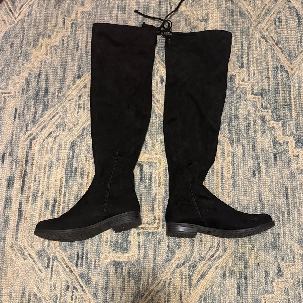 Unisa Women's Classic Over-The-Knee Flat Boot Size7.5